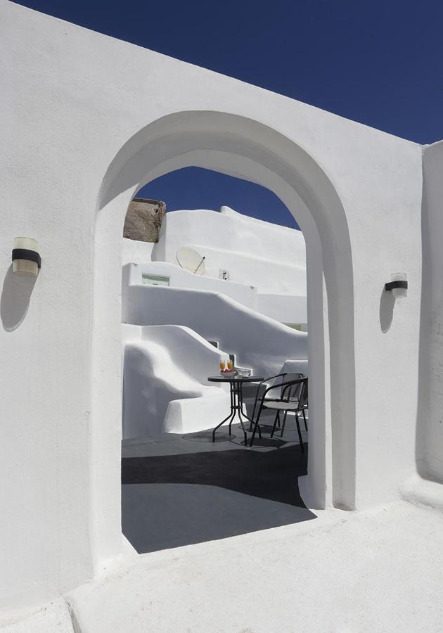 Church And Cave - Santorini Private Residences Мессария Экстерьер фото